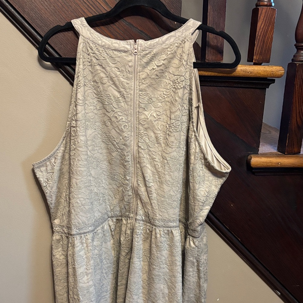Torrid Cream Lace Sleeveless Top - Picture 6 of 8